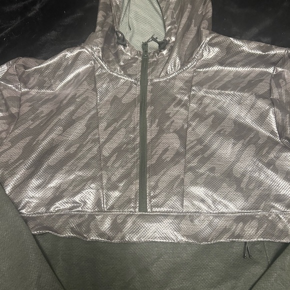 Underarmour Green and Gray Hooded Jacket - Picture 3 of 7